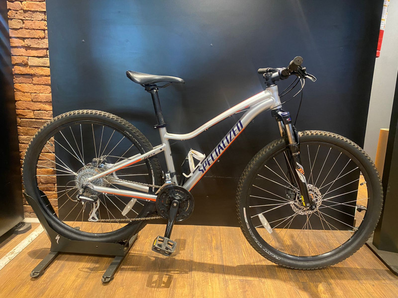 Bicicleta Specialized Jynx 650b S 2017 (semi-nova)